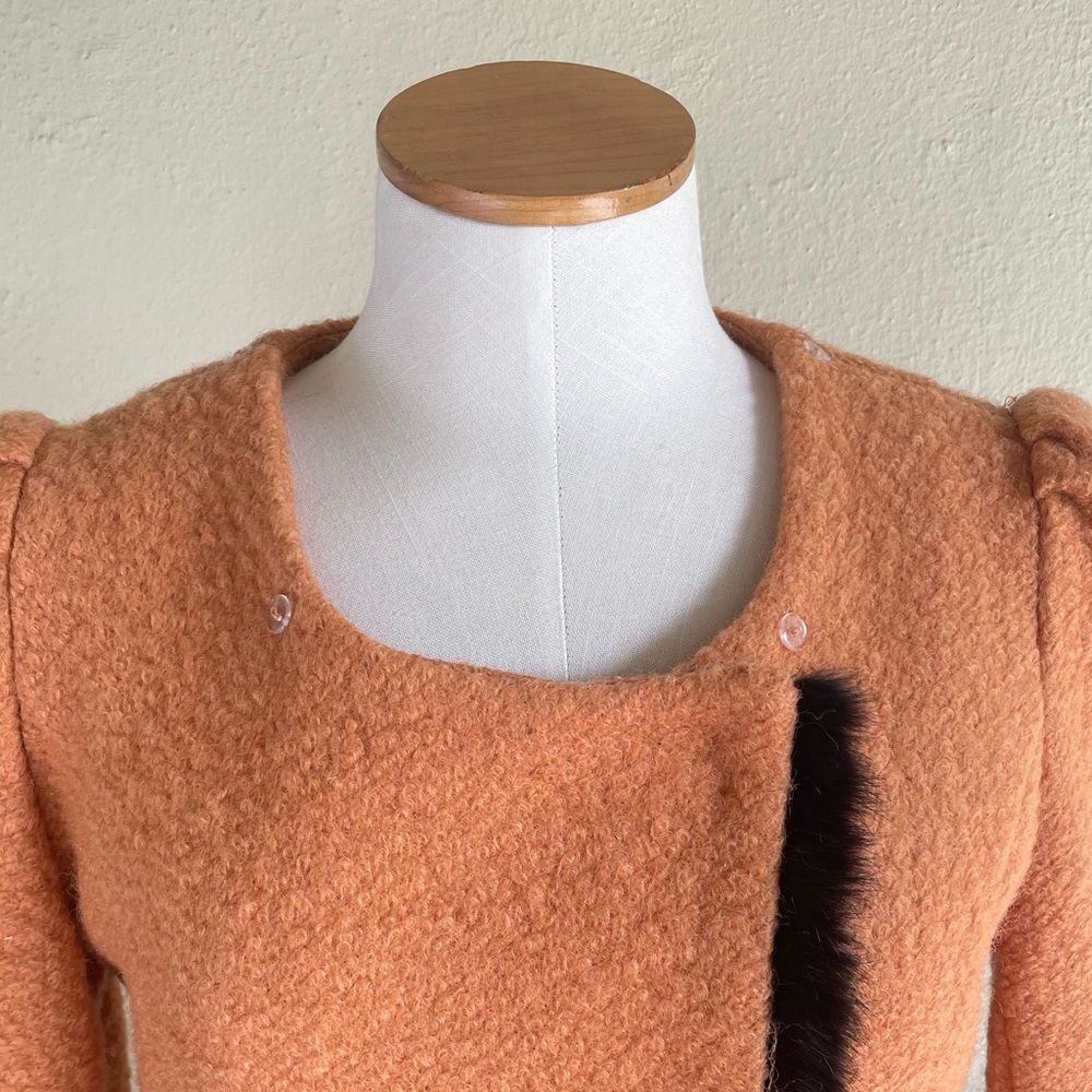 Vintage | Elegant Dress Coat with Black Fur Accents - Picture 11 of 15
